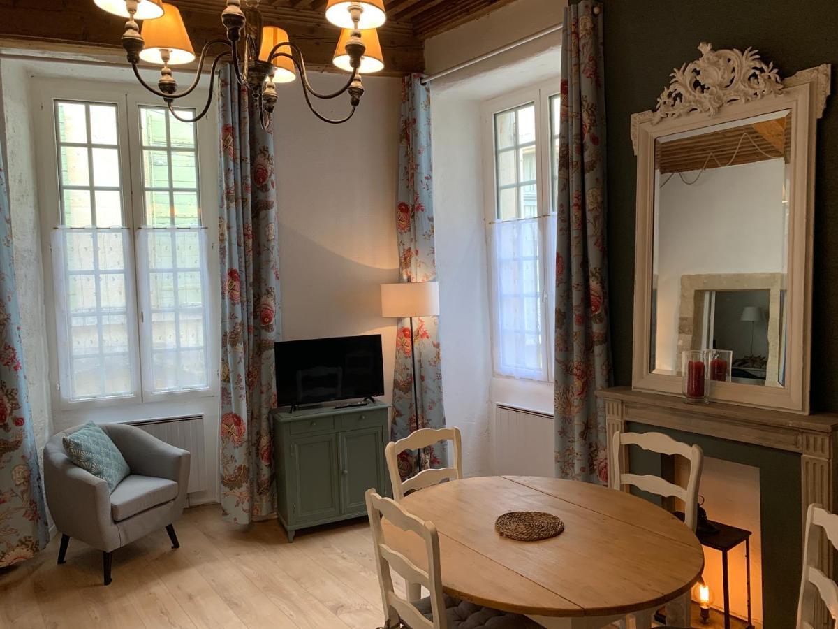 Appartement De Charme Dans Le Coeur Historique D'Uzes Exterior photo